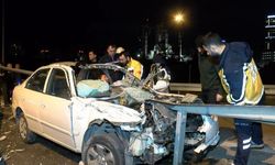 Ataşehir'de bariyerler otomobile ok gibi saplandı: 1 yaralı 