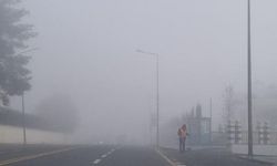 Diyarbakır’da etkili olan sis, görüş mesafesini 10 metreye düşürdü
