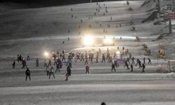 Erciyes'te yeni yıl öncesi gece kayağı