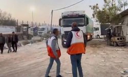 Filistin Kızılayı, insani yardım yüklü 80 kamyonu teslim aldı