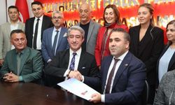 Marmaris Belediye Başkanı Oktay 'yeniden varım' dedi