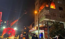 Sakarya'da 4 katlı apartmanda yangın; mahsur kalan 7 kişi kurtarıldı