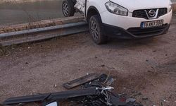 Tunceli’de kaza yapan cip, savrulup istinat duvarında asılı kaldı