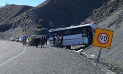 Bingöl'de minibüs kazası: 27 yaralı!
