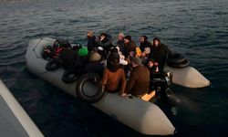 İzmir açıklarında 42 düzensiz göçmen kurtarıldı, 39 göçmen yakalandı
