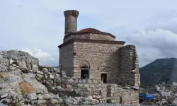 Efes'in ilk yerleşiminde restorasyon başladı!