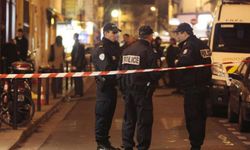 Paris'te Alman turist bıçakla öldürüldü