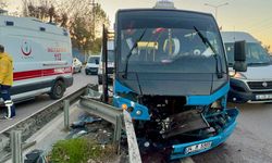 Gebze'de yolcu minibüsü bariyere çarptı: 15 yaralı!