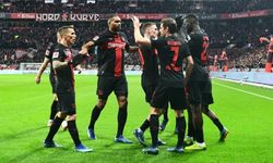 Bayer Leverkusen liderliğini sürdürdü