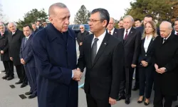 Özgür Özel'den Erdoğan'a rest: Elimiz armut toplamaz
