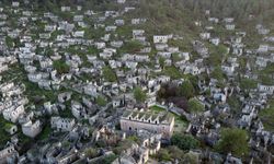 "Hayalet köy" ziyaretçi rekoru kırdı