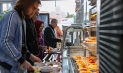 Buca’da Belediye Lokantası açıldı: Öğrenciye 45 TL'ye yemek!
