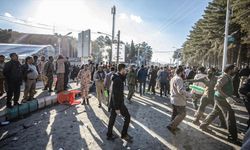 İran, patlamanın intihar saldırısı olduğunu bildirdi