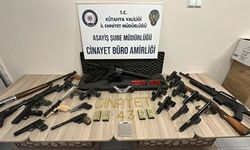Kaçak silah ticareti operasyonunda beş tutuklama