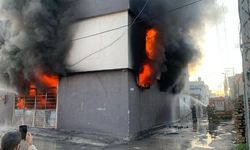 Adana'daki sünger fabrikasında yangın
