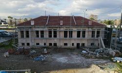 Bayraklı'daki tarihi üçüz bina yenileniyor