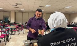 Çorum Belediyesinden sınava hazırlanan öğrencilere sıcak çorba ikramı