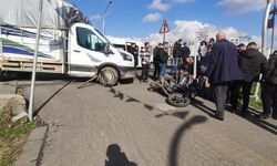 Diyarbakır’da kamyonetin çarptığı motosiklet sürücüsü yaralandı