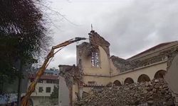 İskenderun'da Latin Katolik Kilisesi'nin kalan duvarı da yıkıldı
