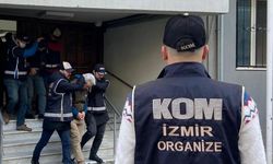 İzmir'de FETÖ'ye 4 tutuklama