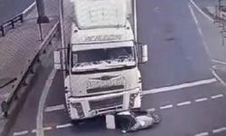 Motokurye, kamyonun altına kalarak öldü