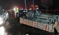 Otomobil ile traktör çarpıştı: 2 yaralı