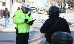 Trafiğe kapalı caddede motosiklet kullanan 23 sürücüye 15 bin lira ceza
