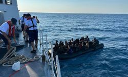 İzmir açıklarında 125 kaçak göçmen yakalandı