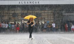 Şemsiye almadan dışarı çıkmayın! İzmir'de yağmur bekleniyor