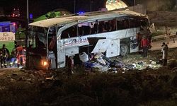 Mersin'de korkunç kaza! Yolcu otobüsü devrildi: 9 ölü, 30 yaralı!