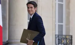 Fransa'nın yeni başbakanı göreve başladı