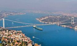 İstanbul Boğazı'nda Kargo ve Yolcu Gemileri Çarpıştı