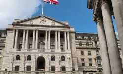 İngiltere Merkez Bankası'ndan enflasyon uyarısı