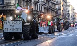 Çiftçiler, traktörleriyle protesto düzenledi