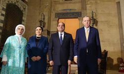 Cumhurbaşkanı Erdoğan, İmam Şafi Türbesi'ni ziyaret etti
