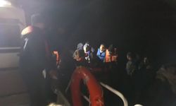 İzmir açıklarında 42 düzensiz göçmen yakalandı