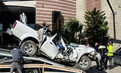İzmir'de devrilen pikabın sürücüsü öldü