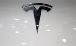 Tesla, yaklaşık 2,2 milyon aracını geri çağırıyor