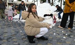 Antalya'ya Kar Yağdı, Tadını Çocuklar Çıkardı