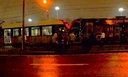 İki tramvay çarpıştı, seferler durdu