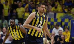 Sırp futbolcu, Fenerbahçe Beko’nun yıldız basketbolcusunu makasla öldürmek istedi