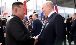 Putin'den Kim Jong Un'a otomobil hediye etti