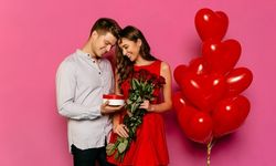 Sevgililer Günü Hediye Notları 2024: Romantik, Anlamlı ve Duygusal Mesajlar