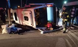 Yolcu minibüsü ile otomobil çarpıştı: 15 yaralı