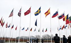 İsveç muradın erdi: Bayrağı NATO karargahında göndere çekildi