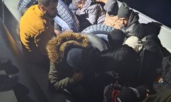 İzmir açıklarında 46 düzensiz göçmen kurtarıldı, 21 göçmen yakalandı
