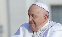 Papa Franciscus, Vatikan'da kendisinin ölmesini umanlar olduğunu belirtti