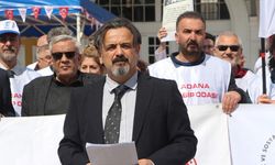 Adana'da sağlıkçılardan 'Beyaz Yürüyüş'