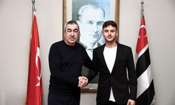 Beşiktaş, Fahri Kerem Ay ile profesyonel sözleşme imzaladı