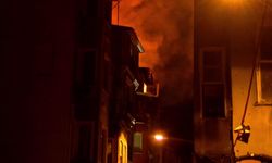 Beyoğlu'nda çatı yangını